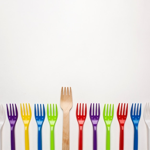 Free photo close up on sustainable cutlery alternatives