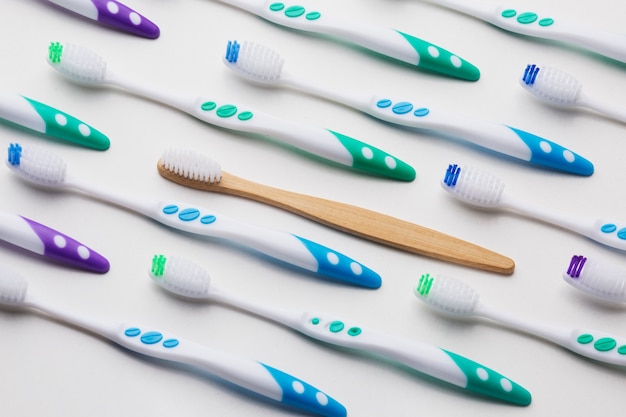 Free photo close up on sustainable tooth brush alternatives