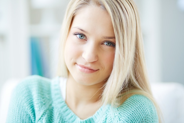 Free photo close-up of sweet young woman