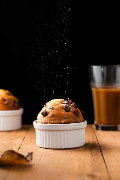 Foto gratuita vista del primo piano del muffin al cioccolato