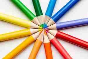 Free photo close-up view of colorful pencils arrangement