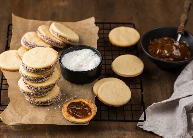 맛있는 alfajores 배열의 클로즈업보기