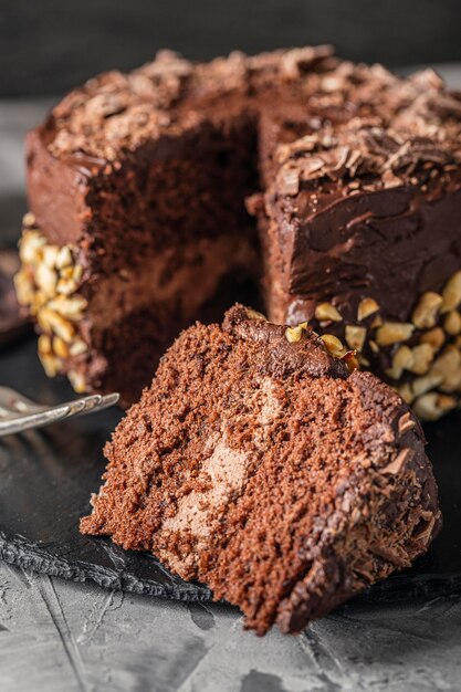 Крупным планом вид вкусного шоколадного торта