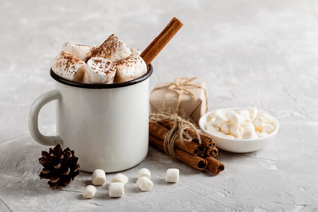Крупным планом вид вкусного горячего шоколада