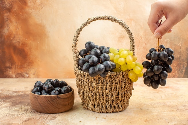 Крупным планом вид свежего вкусного винограда