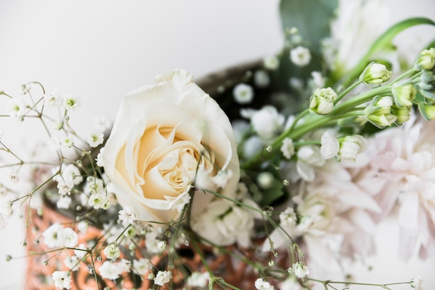 Foto gratuita primo piano del bouquet da sposa