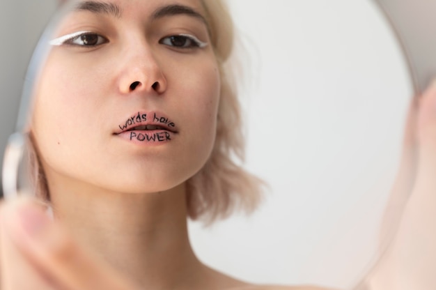 Peel Off Lip Liner