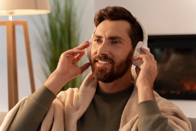 Free photo close up on young adult enjoying music