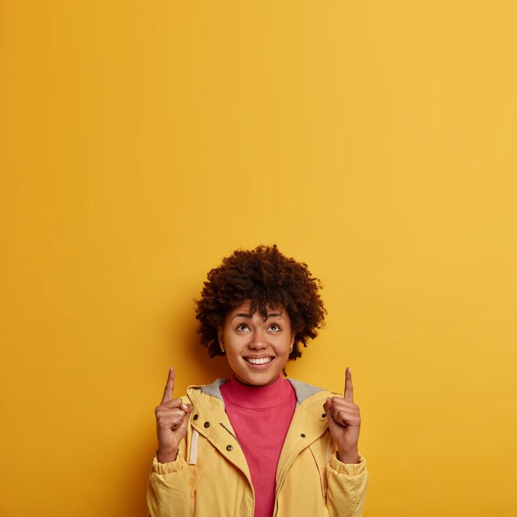 Free Photo close up on young attractive and charismatic woman isolated