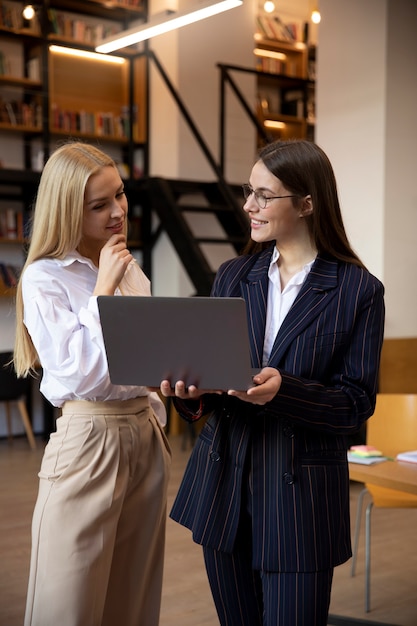 Free photo close up on young business person doing internship