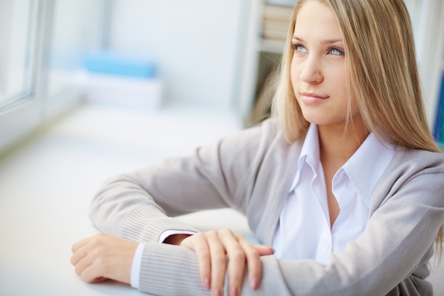 Free photo close-up of young executive thinking