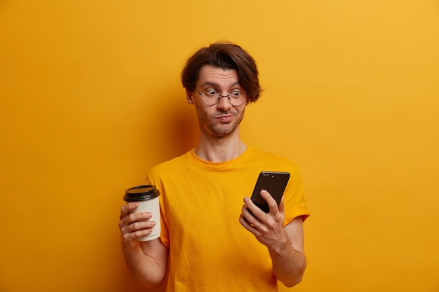 Free photo close up on young handsome man isolated