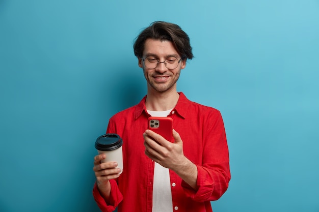 Free photo close up on young handsome man isolated