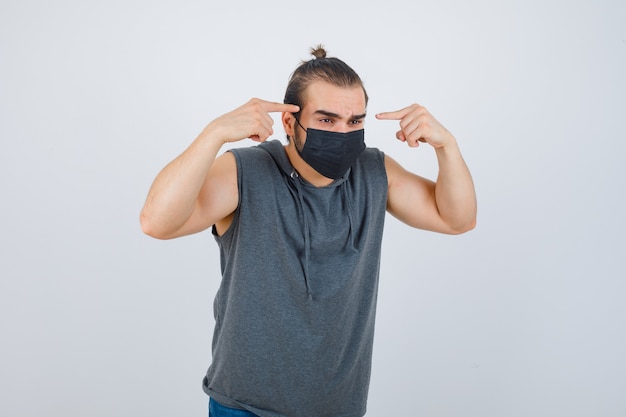 Free photo close up on young man gesturing isolated