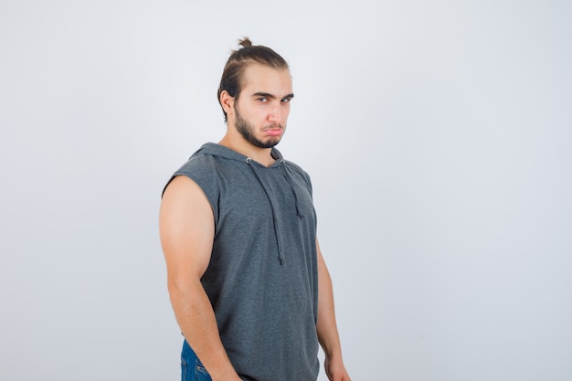 Free photo close up on young man gesturing isolated