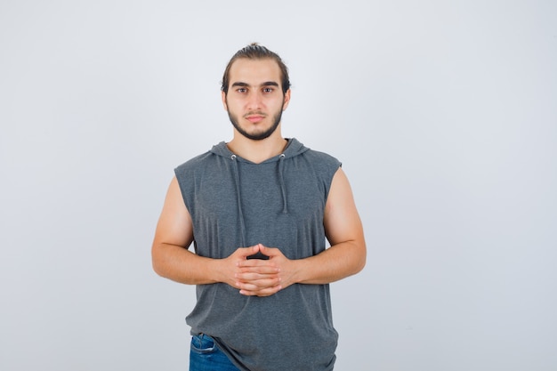 Free photo close up on young man gesturing isolated