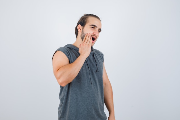 Free photo close up on young man gesturing isolated