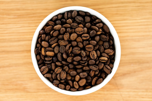 Крупным планом кофе в зернах