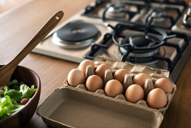 Крупным планом яйца на кухне