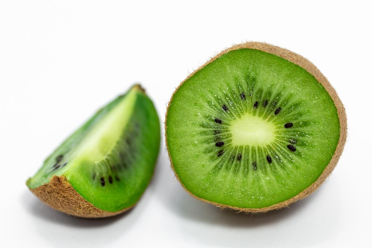 Free Photo closeup kiwi on a white background isolated