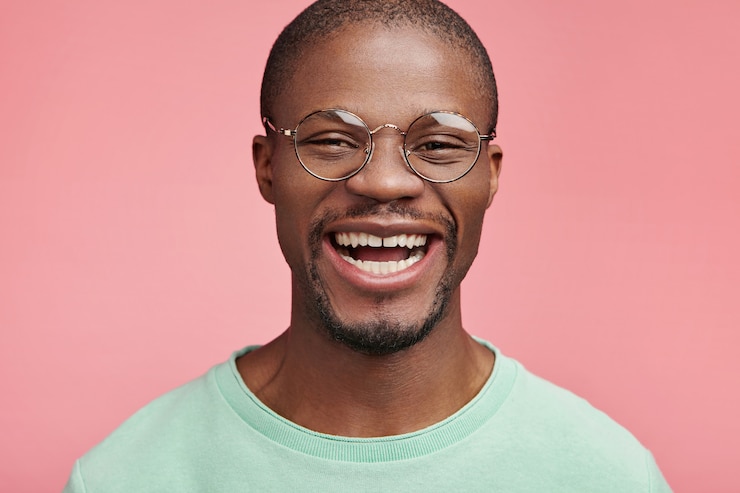Free Photo closeup portrait of young african-american man