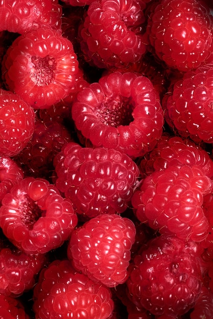 Free photo closeup shot of the fresh and ripe raspberries