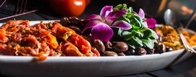 Free photo closeup shot of a gourmet vegetable and meat dish at a country club in new jersey