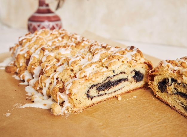 Free photo closeup shot of a poppy seed roll