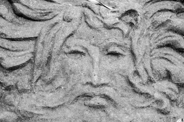 石の顔の彫刻のクローズアップショット