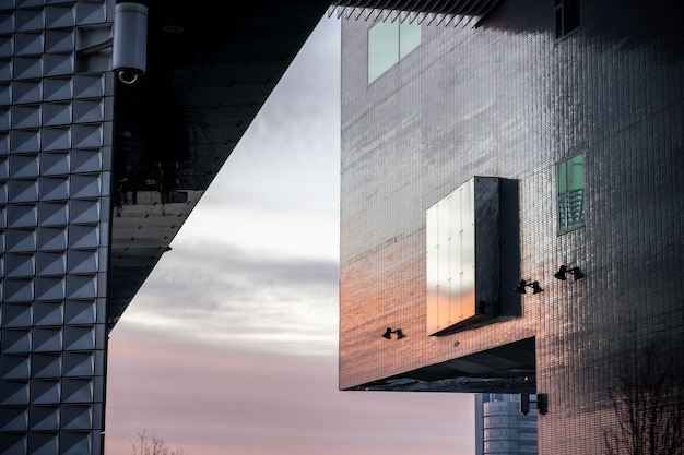 Free photo closeup shot of a textured facade of a modern building