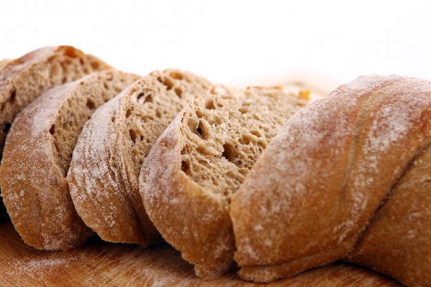 Крупным планом нарезанный хлеб