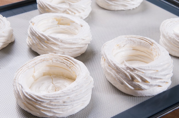 understanding the pavlova's components