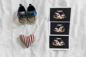 Free photo clothes composition for baby