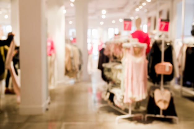 Free photo clothing store with blurred efecto