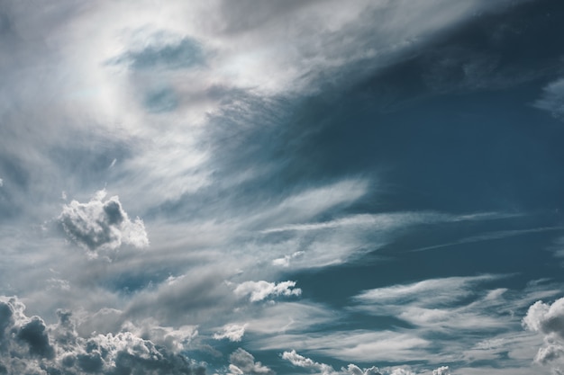 Free photo cloudy sky background