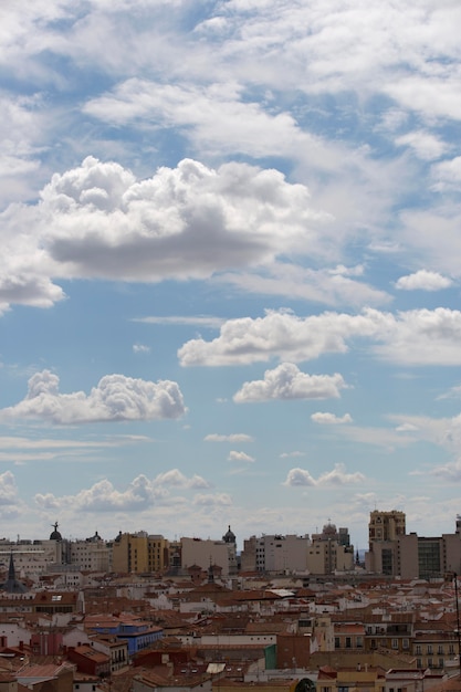 Foto gratuita sfondo di paesaggio nuvoloso nel cielo