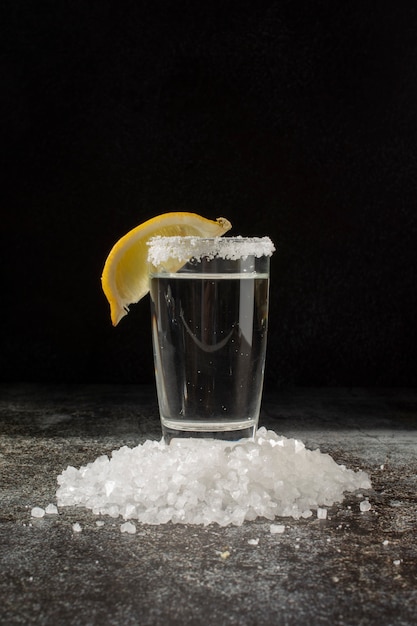 Cocktail glass with lemon slice