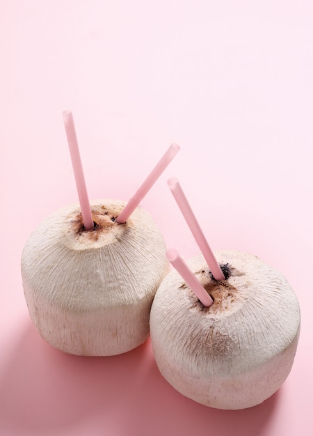 Free photo coconut cocktails