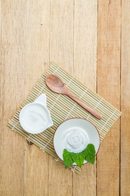 Coconut jelly and coconut milk