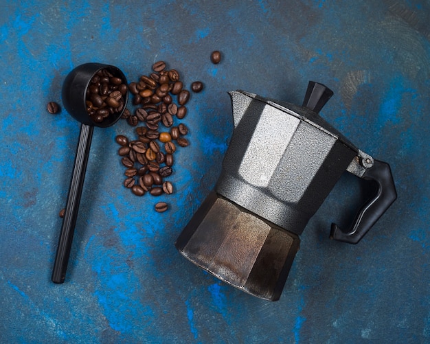 무료 사진 커피 원두와 커피 메이커