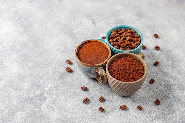 Free photo coffee beans and ground powder.