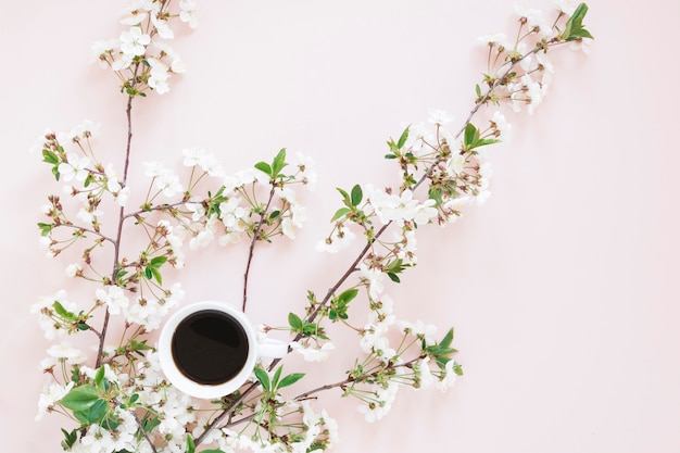 Foto gratuita caffè e fiori