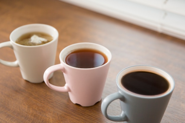 Foto gratuita tazze da caffè e da tè