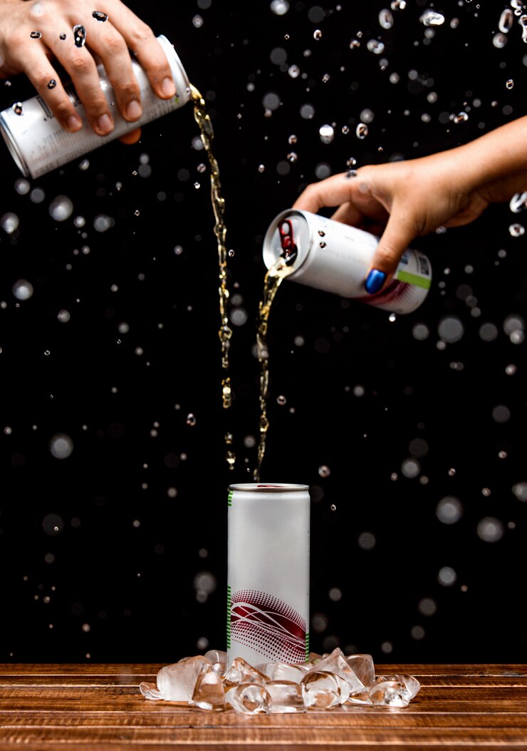 Free Photo cold beverages on the table