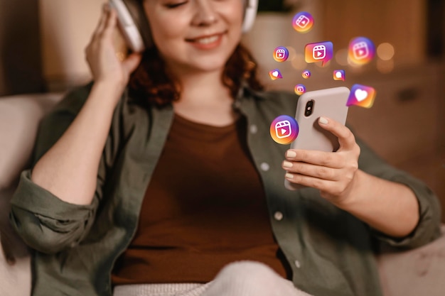 Free Photo collage of people using reels