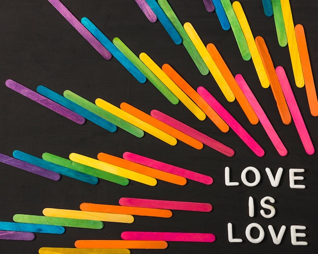明るいLGBT色と愛の棒のコレクションは愛の言葉です