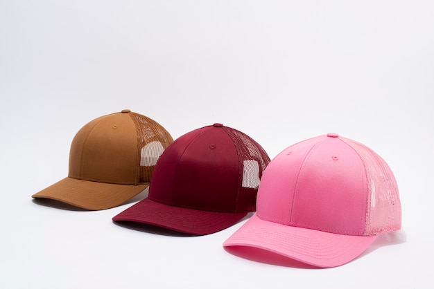 메쉬 뒷면이 있는 트러커 모자 컬렉션