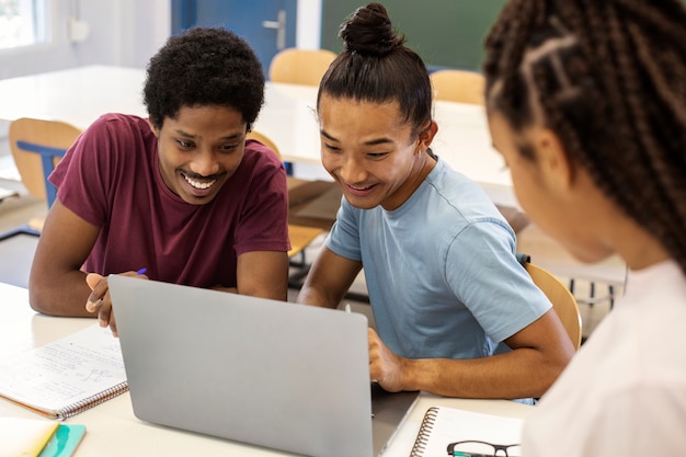 Free photo college students of different ethnicities cramming