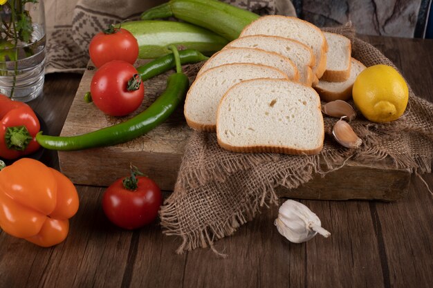 Color chilies with garlic and sliced bread