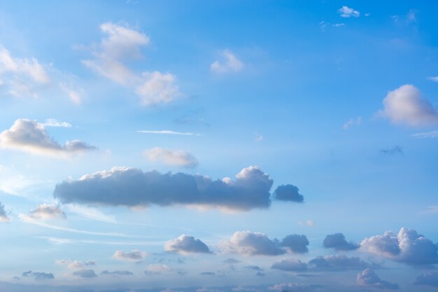 컬러 빛 밝은 하늘 cloudscape
